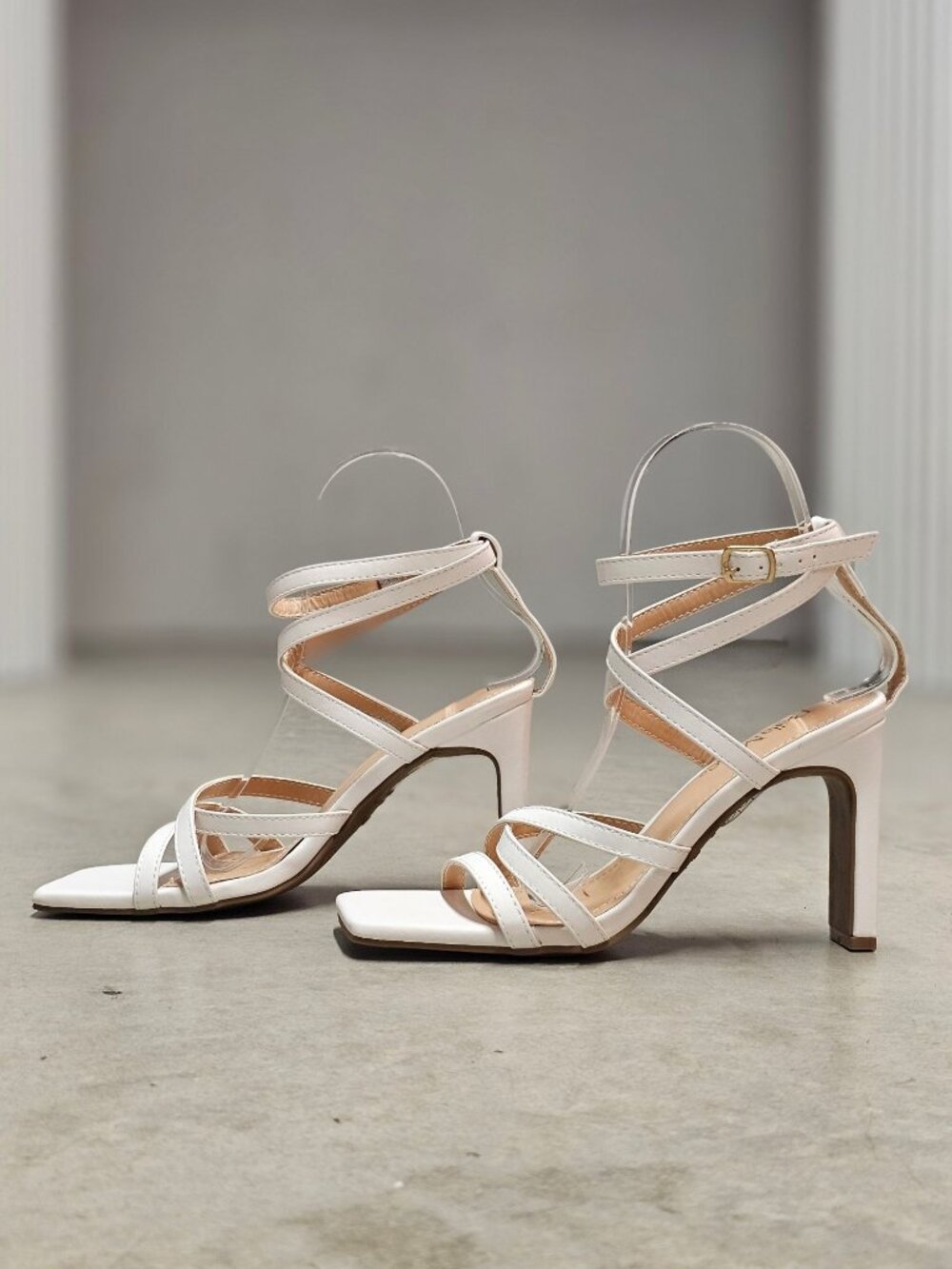 White Strappy Square-Toe Block Heel Sandals With Ankle Straps - Picture 6 of 12